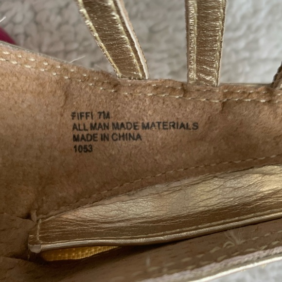Steve Madden “Fiffi” Sandal in gold - size 7M - Picture 7 of 8